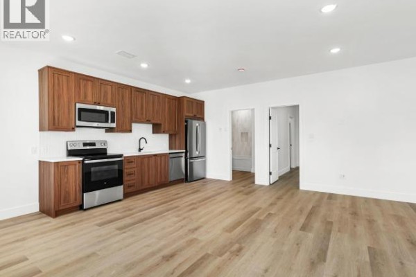 4pc Bathroom - 2-1702 Centennial Street, Whitehorse, YT Y1A0Z4 Photo 4