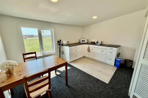 2-1a 94 Industrial Road, Steinbach, MB R5G1W9 Photo 4