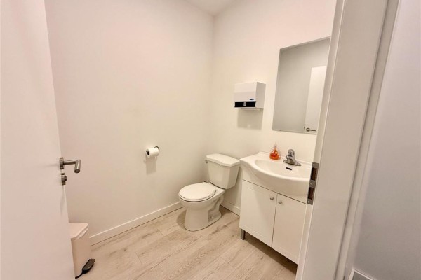 2-1a 94 Industrial Road, Steinbach, MB R5G1W9 Photo 5