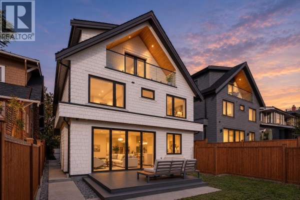 2 2138 W 48th Avenue, Vancouver