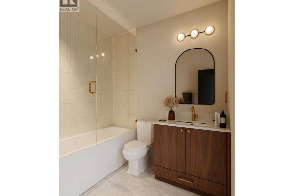 2 2277 E 19th Avenue, Vancouver, BC V5N2J8 Photo 3