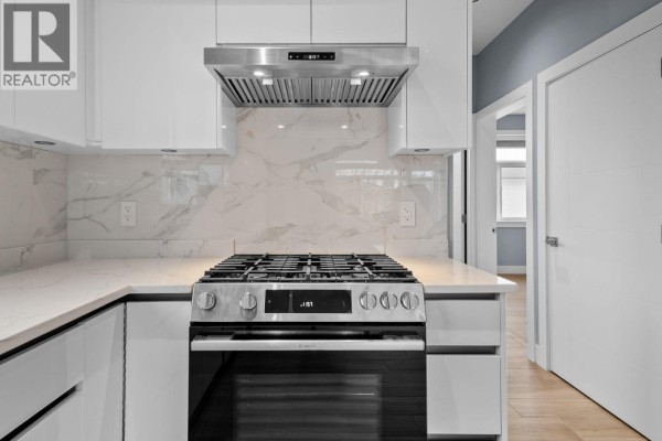 2 2557 W King Edward Avenue, Vancouver, BC V6L1T5 Photo 4