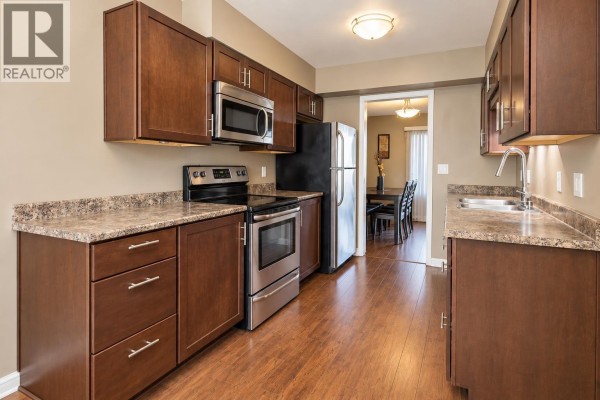 2 2957 Oxford Street, Port Coquitlam, BC V3B5K9 Photo 2