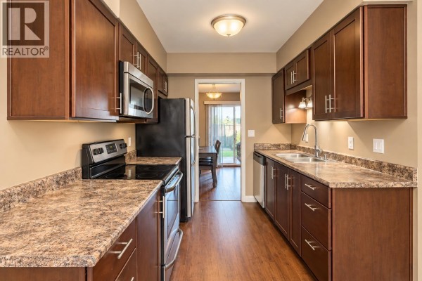 2 2957 Oxford Street, Port Coquitlam, BC V3B5K9 Photo 3