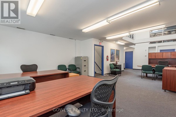 2 &3 Floor - 141 Roncesvalles Avenue, Toronto, ON M6R2L2 Photo 5