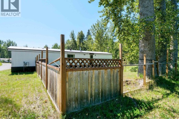 Kitchen - 2 325 Skyline Road, Quesnel, BC V2J6H9 Photo 4