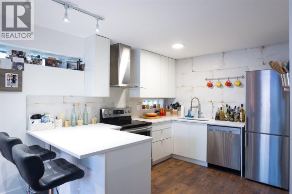 2 3250 W 4th Avenue, Vancouver, BC V6K1R9 Photo 2