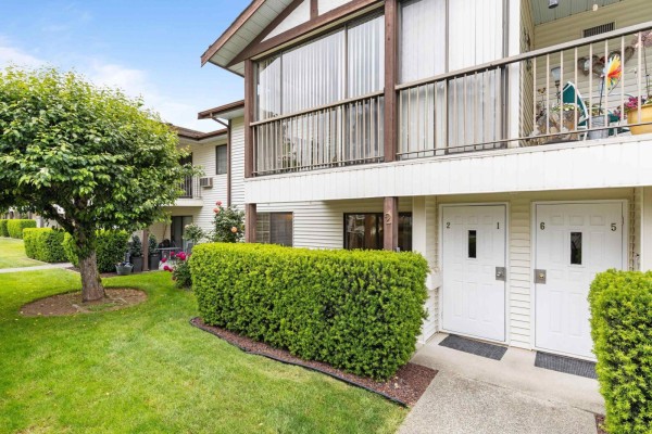 2 32718 Garibaldi Drive, Abbotsford, BC V2T5T6 Photo 2