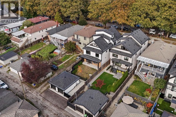 2 3576 E Pender Street, Vancouver, BC V5K2E3 Photo 4