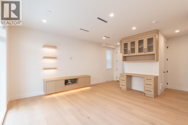 2 3615 Turner Street, Vancouver, BC V5K2J2 Photo 4