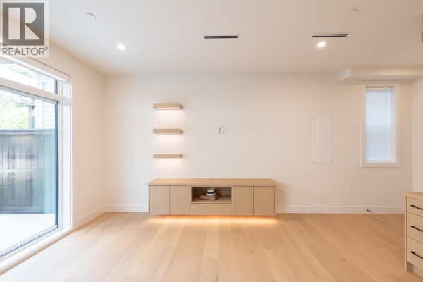 2 3615 Turner Street, Vancouver, BC V5K2J2 Photo 5