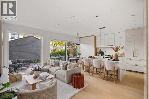 2 3657 W 11th Avenue, Vancouver, BC V6R2K4 Photo 3