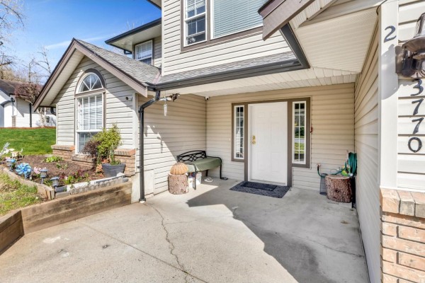 2 3770 Clearbrook Road, Abbotsford, BC V2T6N3 Photo 3