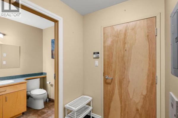 Primary Bedroom - 2-4069 4th Avenue, Whitehorse, YT Y1A1H1 Photo 5