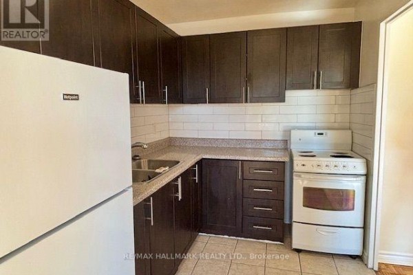 2-408 - 515 North Service Road, Mississauga, ON L5A1B3 Photo 4
