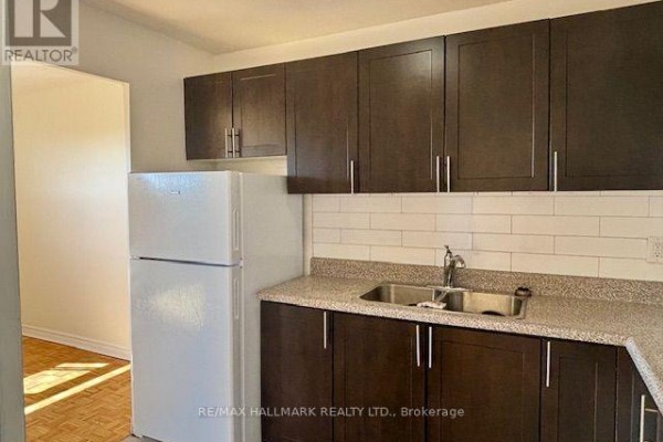 2-408 - 515 North Service Road, Mississauga, ON L5A1B3 Photo 5