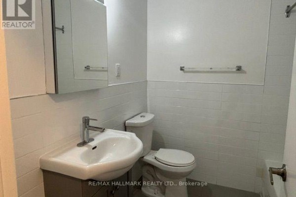 2-409 - 515 North Service Road, Mississauga, ON L5A1B3 Photo 2