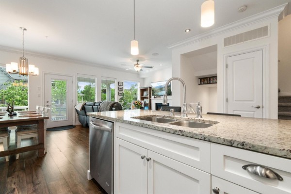 Kitchen - 2 44849 Anglers Boulevard, Garrison Crossing, Chilliwack, BC V2R0Y4 Photo 3