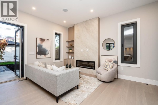 2 4579 W 11th Ave Avenue, Vancouver, BC V6R2M5 Photo 3