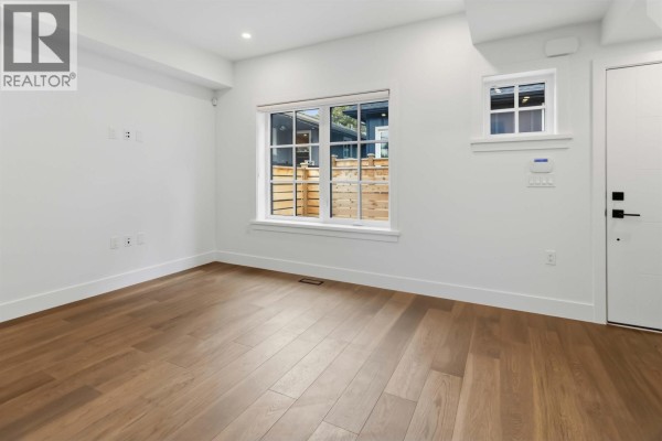 2 552 Kaslo Street, Vancouver, BC V5K3Z2 Photo 5