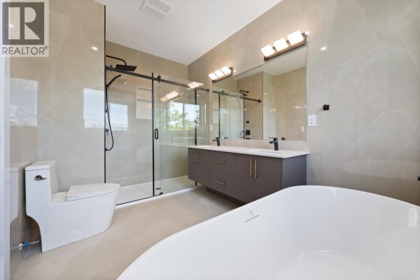 2 6037 Service Street, Burnaby, BC V5H1V7 Photo 4