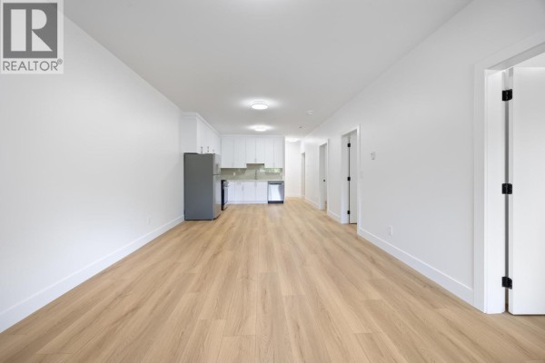 2 6037 Service Street, Burnaby, BC V5H1V7 Photo 5