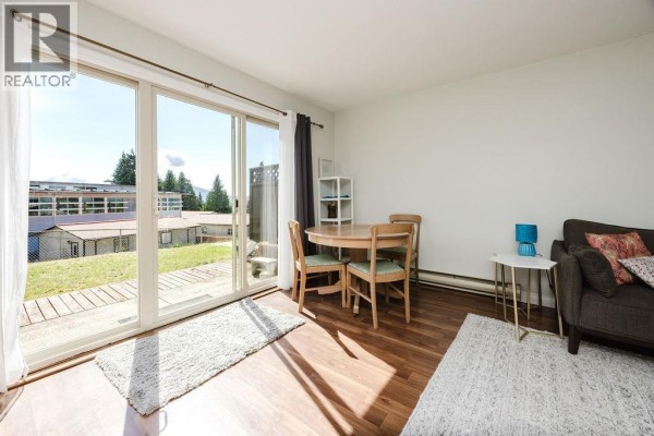 2 622 Farnham Road, Gibsons, BC V0N1V8 Photo 5