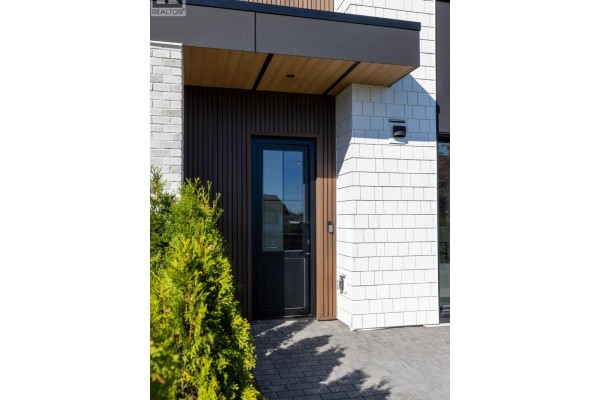 2 6503 Winch Street, Burnaby, BC V5B2L5 Photo 2