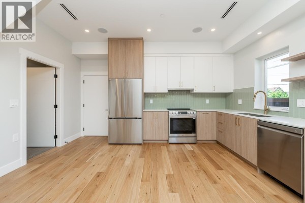 2 678 E 22nd Avenue, Vancouver, BC V5V1V4 Photo 2