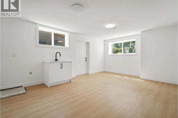 2 6885 Aubrey Street, Burnaby, BC V5B2E4 Photo 5