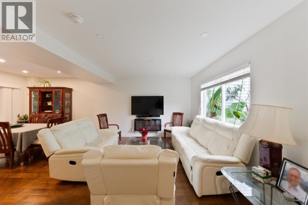 2 8745 Government Street, Burnaby, BC V3N4G9 Photo 5