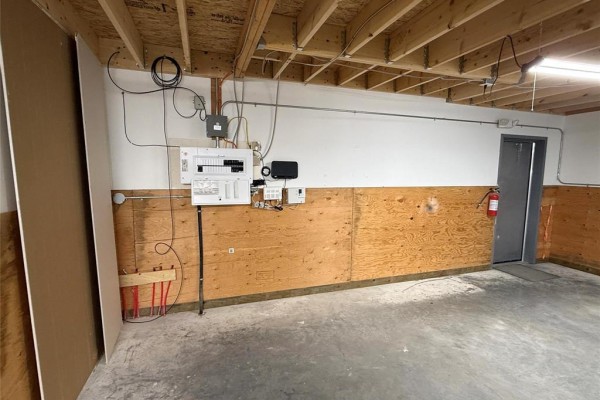 2 94 Industrial Road, Steinbach, MB R5G1W9 Photo 5