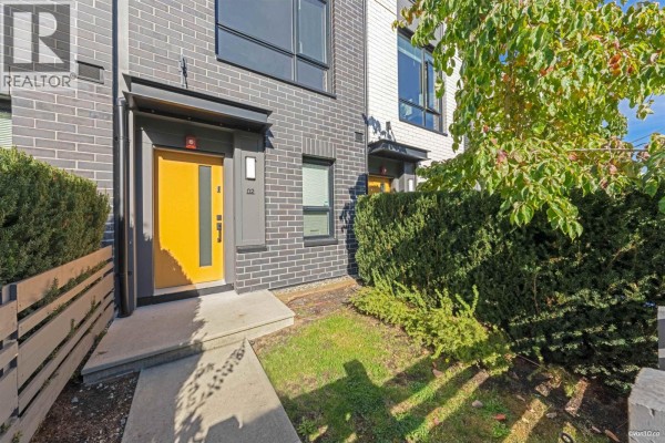 2 9739 University Crescent, Burnaby, BC V5A0E8 Photo 2
