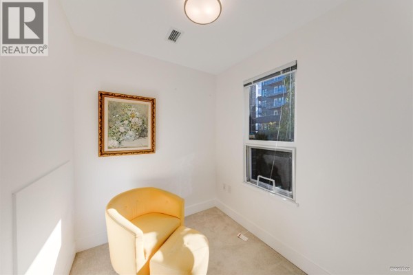2 9739 University Crescent, Burnaby, BC V5A0E8 Photo 4