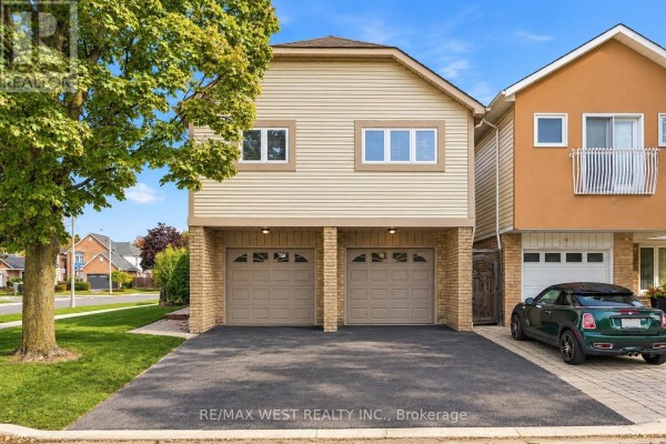 2 Ackrow Court, Toronto, ON M9C5C4 Photo 3