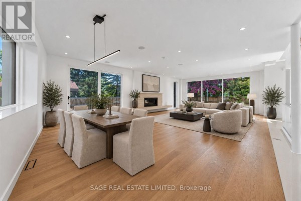 2 Addison Crescent, Toronto, ON, photo 2