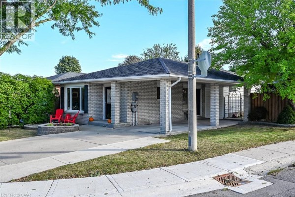 Recreation room - 2 Adler Avenue, Hamilton, ON L8W3C3 Photo 2