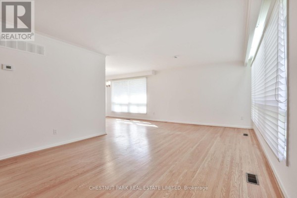 Living room - 2 Allview Crescent, Toronto, ON M2J2R3 Photo 4