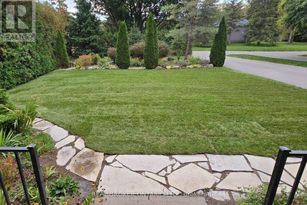 2 Amberglen Court, East Gwillimbury, ON, photo 2