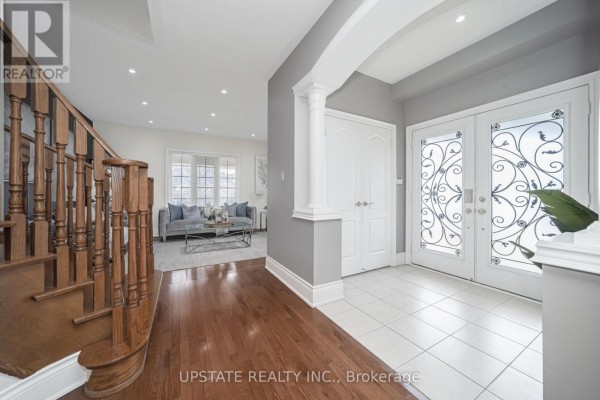 2 Beachville Circle, Brampton, ON, photo 3