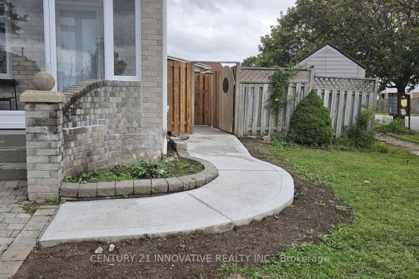 2 Blackburn Crescent, Ajax, ON L1S5Z2 Photo 2
