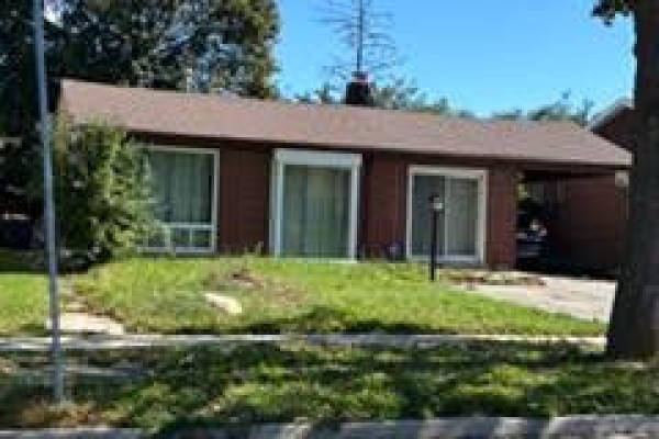 2 Br Basement Apartment - 64 Lexington Avenue, Toronto, ON M9V2G8 Photo 2