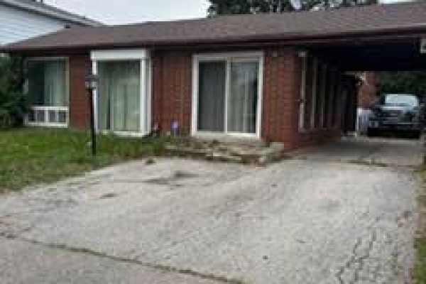 2 Br Basement Apartment - 64 Lexington Avenue, Toronto, ON M9V2G8 Photo 3
