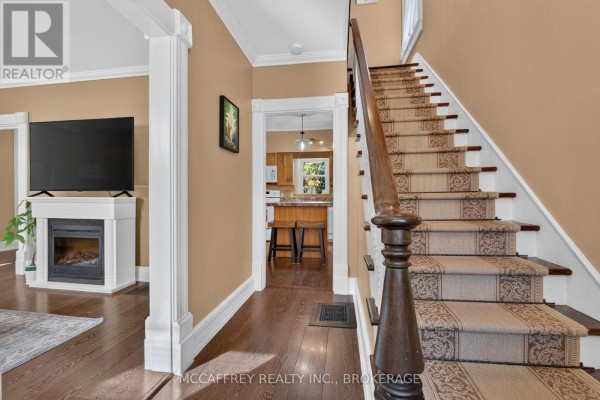 Foyer - 2 Briggs Street, Greater Napanee, ON K7R3G6 Photo 5