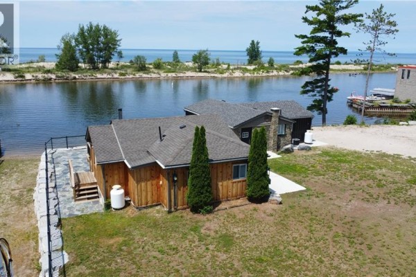 2 Browns Lane, Wasaga Beach, ON, photo 2