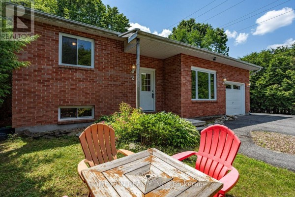 2 Caribou Avenue, Ottawa, ON K2S1M5 Photo 2
