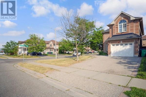 Kitchen - 2 Checkerberry Crescent, Brampton, ON L6R2T2 Photo 5
