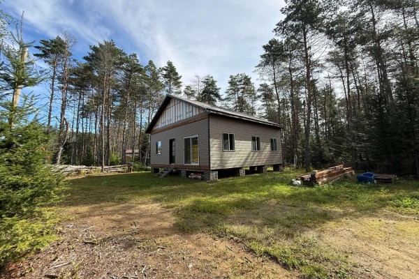 2 Ch. De La Plantation, Cayamant, QC, photo 3