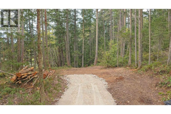 2 Churchill Road, Salt Spring Island, BC V8K2R3 Photo 2