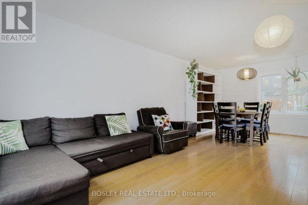 Dining room - 2 Cottonwood Drive, Toronto, ON M3C2B4 Photo 2